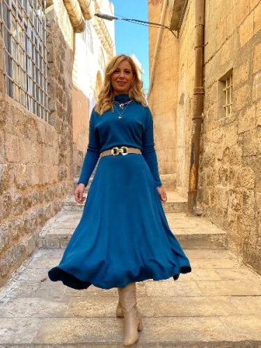 yeni moda sokakta - Balıkçı Yaka Mavi Triko Elbise