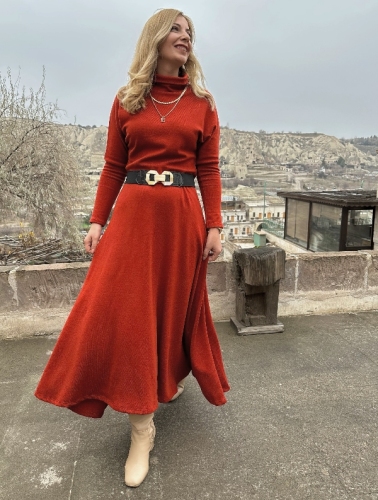 moda sokakta - Kiremit Rengi Balıkçı Yaka Triko Elbise