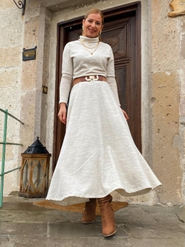 yeni moda sokakta - Taş Rengi Balıkçı Yaka Triko Elbise